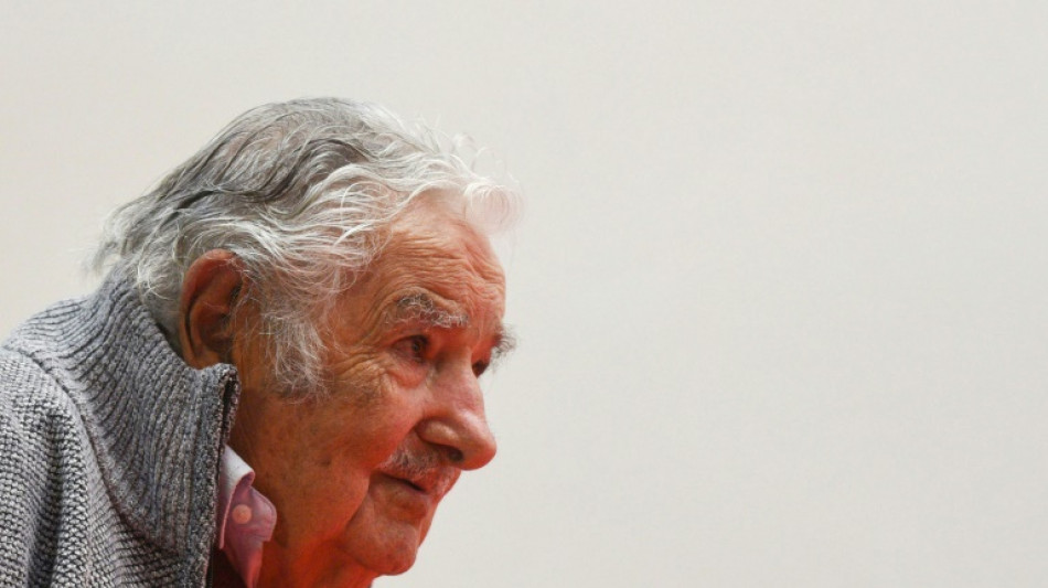 Mujica descarta tratar seu tumor fora do Uruguai e agradece apoio