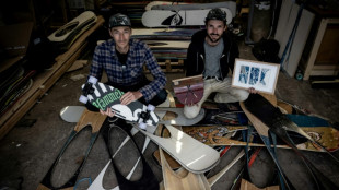 La nouvelle vie de vieux snowboards transformés en skateboards éco-responsables