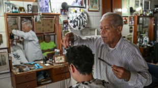 Perder a un amigo y a un "gran cliente", el doble dolor del barbero de Pelé