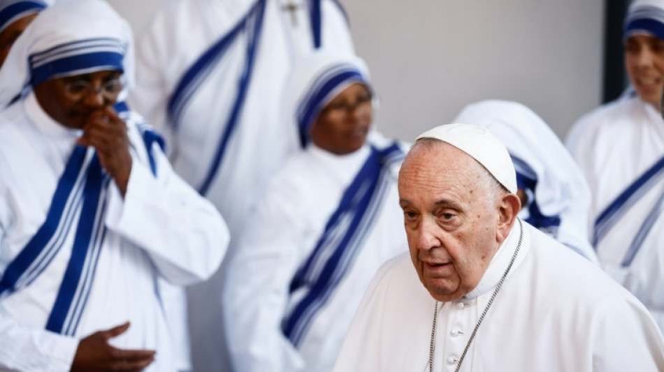 El papa celebra multitudinaria misa tras apelar a Europa a la solidaridad con migrantes