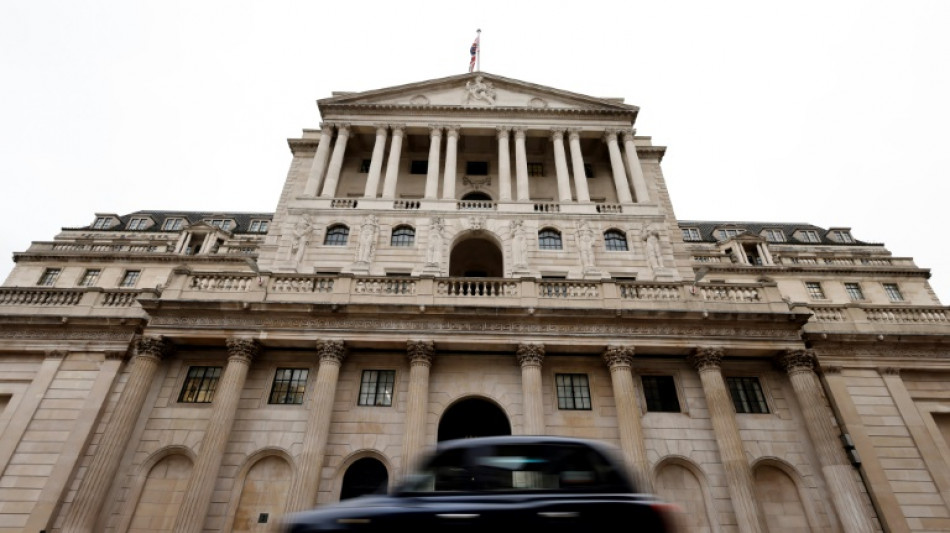 BoE agrees third straight rate hike as inflation soars