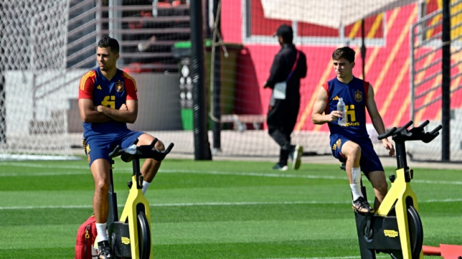 Gavi y Rodri se ejercitan al margen del grupo