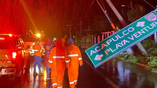 Messico, due morti per l'uragano John ora declassato a tempesta