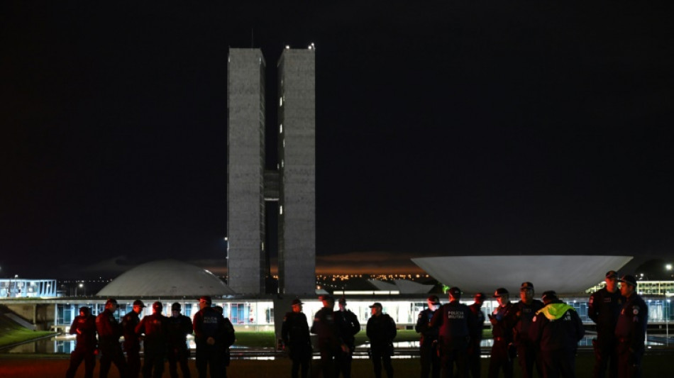 Brasil inicia búsqueda de responsables de asalto a sedes del poder político