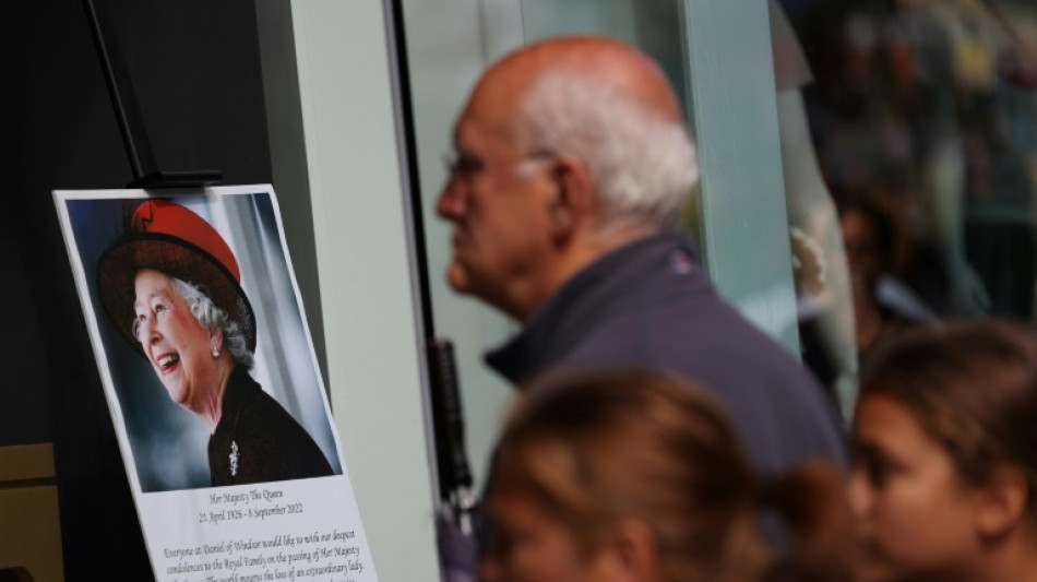 Comercios cerrados y 'pubs' abiertos para el funeral de Isabel II