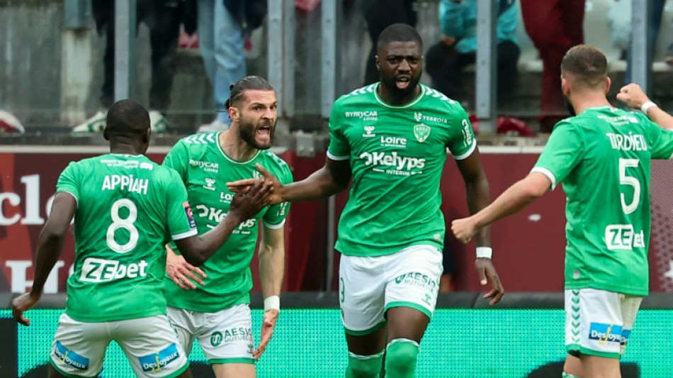 Deux ans après, Saint-Étienne retrouve la Ligue 1 et envoie Metz en Ligue 2