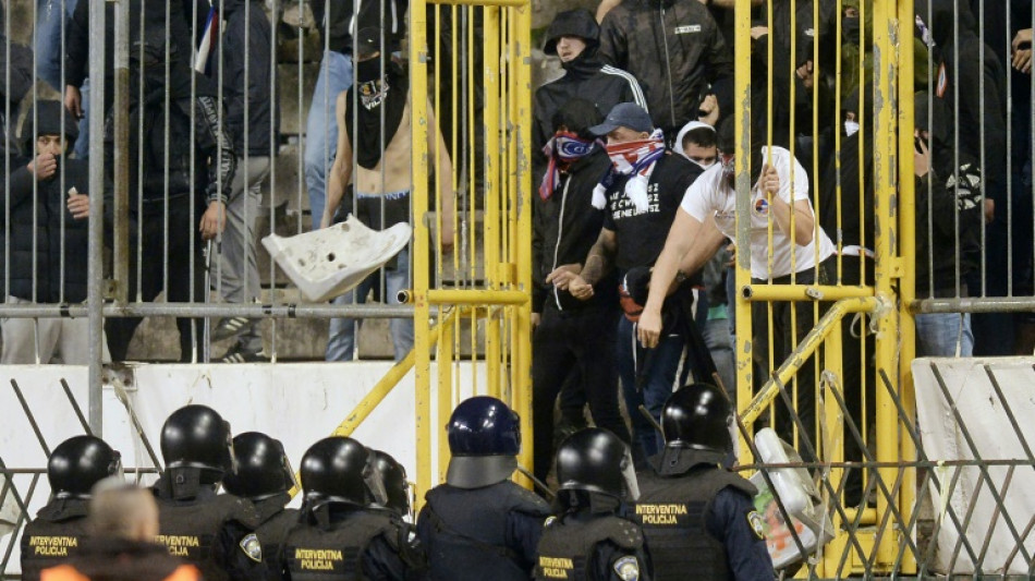 Diecisiete policías heridos y decenas de detenciones en el partido Split-Zagreb