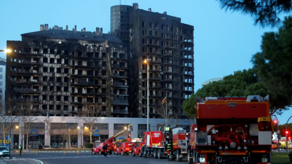 Aplazado el Valencia-Granada por el incendio que quemó un edificio en España