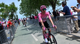 Giro: 12/a tappa, Pogacar resta in maglia rosa