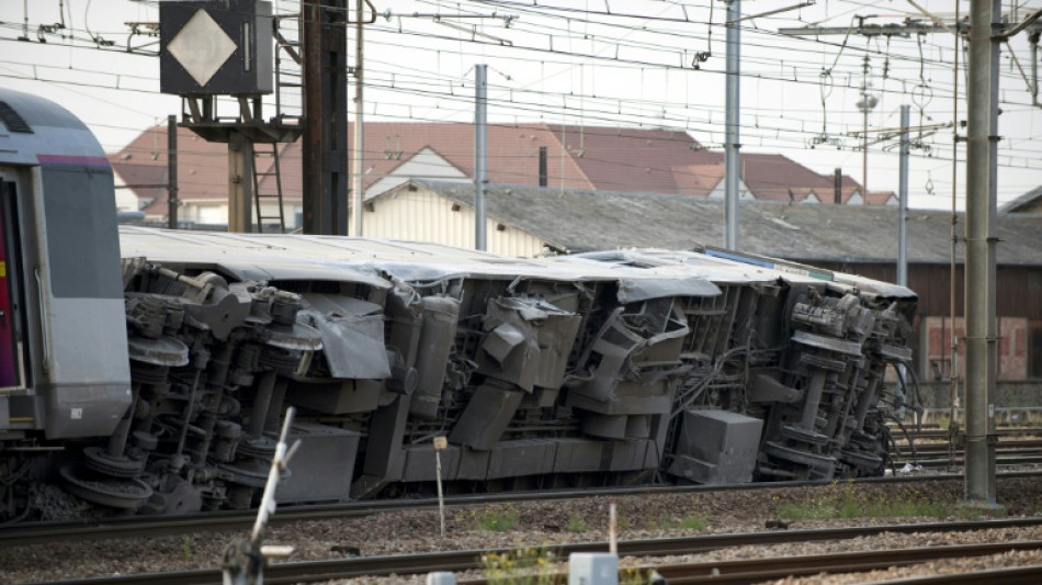 Au procès de la catastrophe ferroviaire de Brétigny, les vies et "l'insouciance" perdues