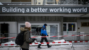 Oxfam pide reducir a la mitad los multimillonarios en el arranque del foro de Davos