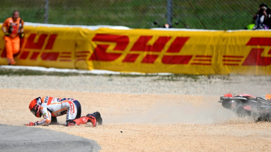 Bagnaia da el primer golpe en Portugal, Márquez se retira tras una caída