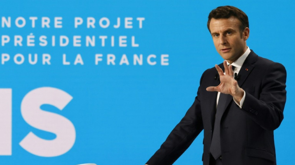 Présidentielle: le candidat Macron veut une France "plus indépendante"  face au "retour des crises"