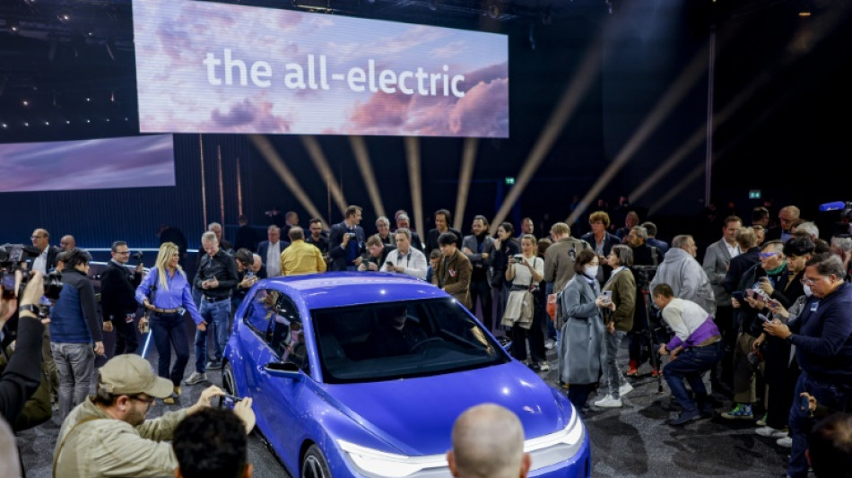 Volkswagen y Mercedes presentan dos modelos eléctricos para competir ante Tesla y China