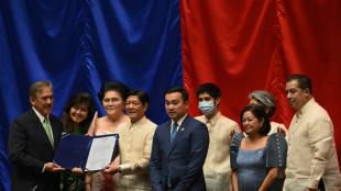 El parlamento de Filipinas proclama a Ferdinand Marcos como presidente