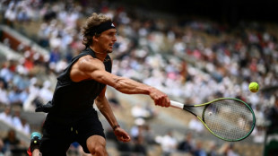 Roland-Garros: Zverev sauve une balle de match et passe au troisième tour