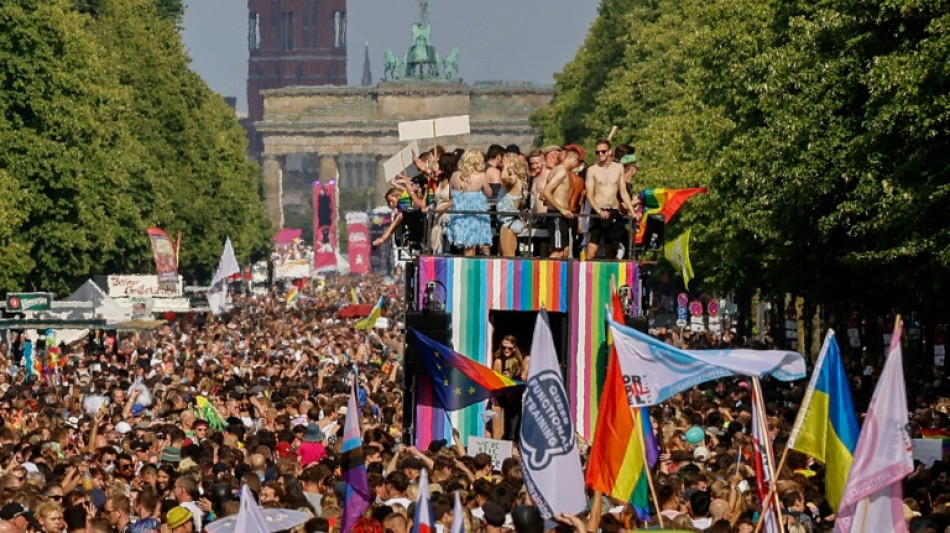 Berliner Senat will Einsatz von rechten Ordnern bei CSD aufklären lassen