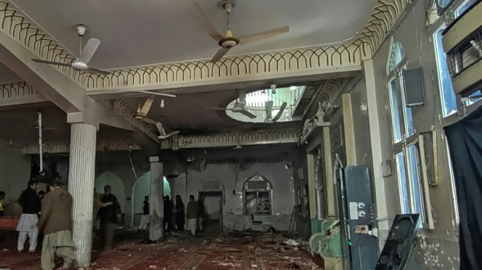 Al menos 56 muertos en atentado contra una mezquita en Pakistán