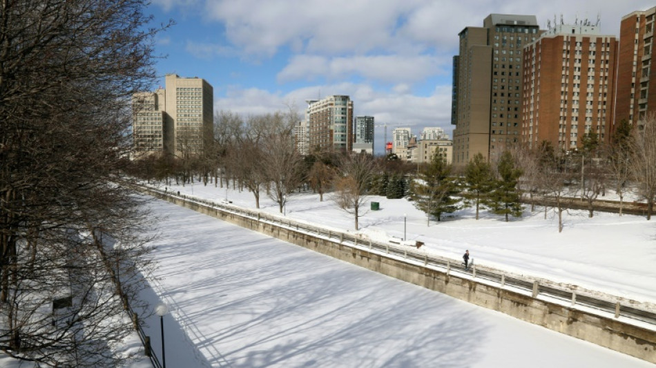 Too warm in Canada: world's largest ice rink may not open