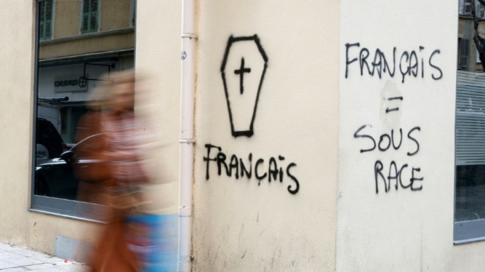 Francia propone una "autonomía" a Córcega tras los disturbios en la isla