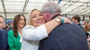 Irlande du Nord: en passe de gagner, les nationalistes promettent "une nouvelle ère"