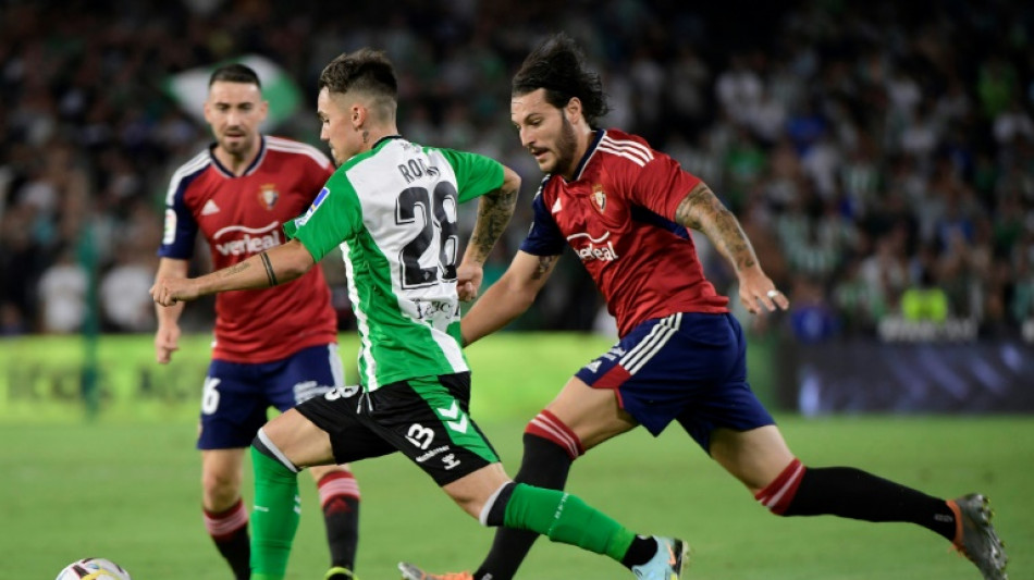 El Betis de Pellegrini gana a Osasuna para mantener pleno de victorias