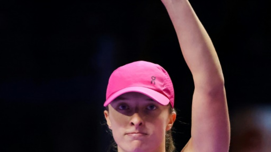 Swiatek vence Kasatkina e espera para saber vai à semifinal do WTA Finals