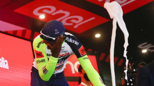 Giro: blessé à un oeil par un bouchon de prosecco, l'Erythréen Girmay se retire