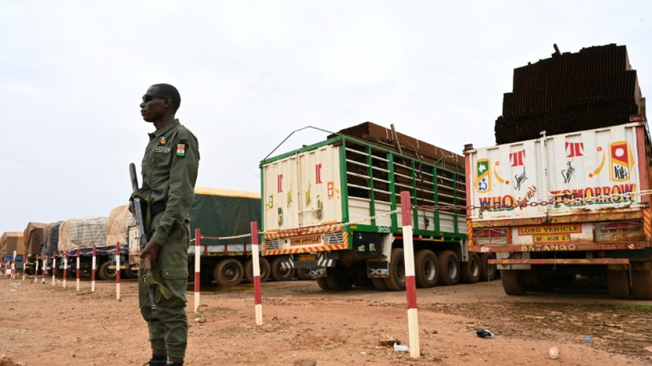 Regime militar do Níger expulsa embaixador da França