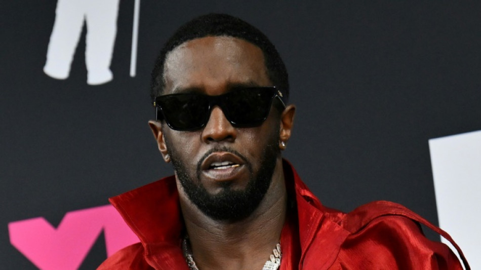 Imágenes de videovigilancia muestran a Sean "Diddy" Combs agrediendo a expareja