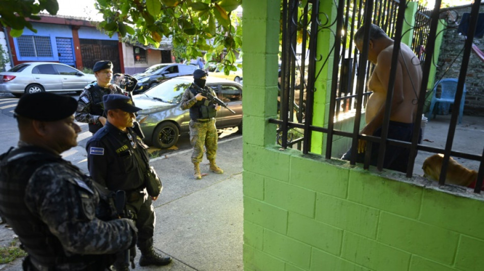 El Salvador rounds up 185 in major gang crackdown 