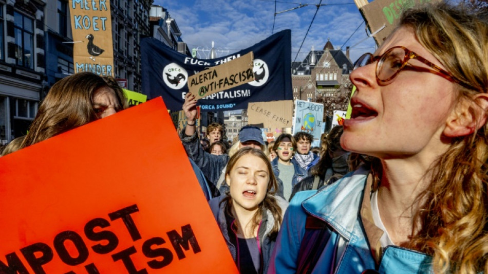 Greta Thunberg rejoint des dizaines de milliers de personnes à une manifestation sur le climat à Amsterdam