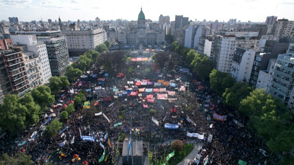 Milei veta el presupuesto universitario tras una jornada de protestas en Argentina