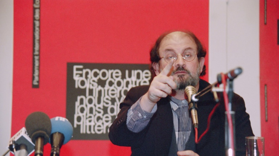 Seis meses después de su agresión, Salman Rushdie publica su novela "Victory City"