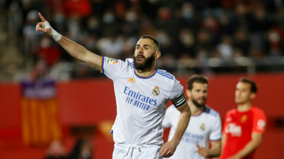 Benzema breaks French record but limps off ahead of Clasico