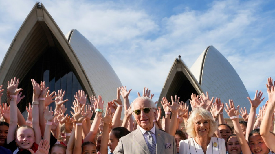 Rei Charles III conclui visita à Austrália com festa na Ópera de Sydney