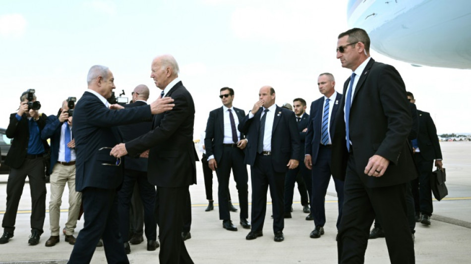 Biden apoia Israel e acusa milícias palestinas por bombardeio de hospital em Gaza