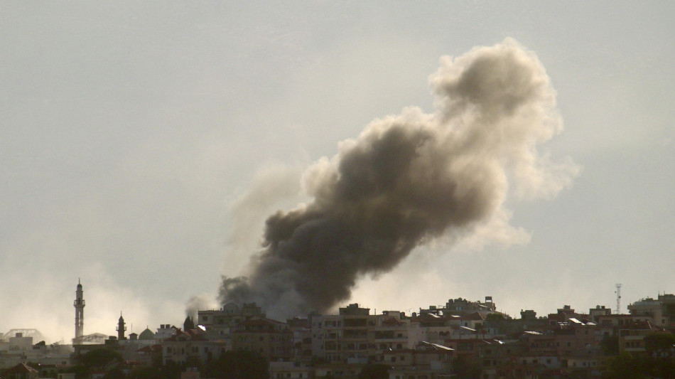 Diversi feriti in nuovi attacchi israeliani nel sud del Libano