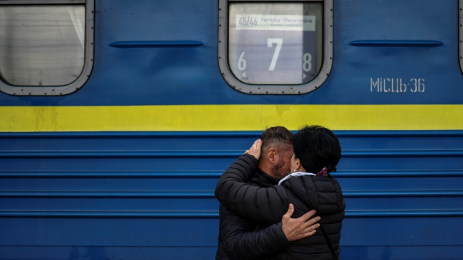 UN warns of trafficking as 40,000 more flee Ukraine