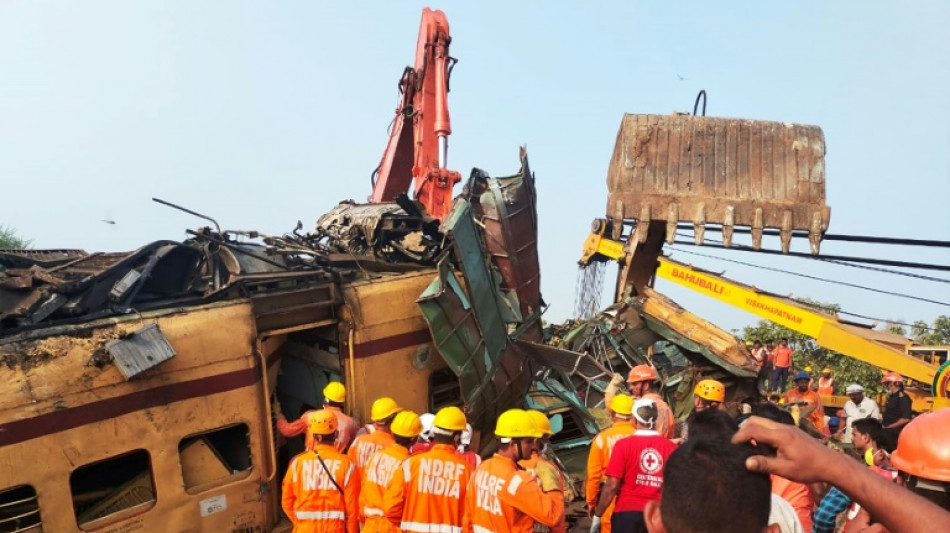 Sube a 13 la cifra de muertos en un accidente de tren en India