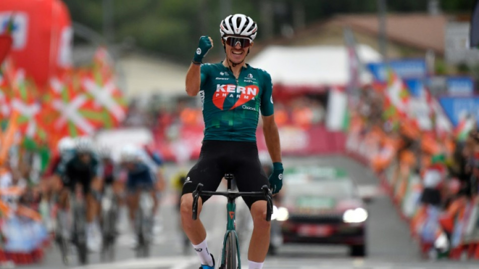 Berrade soloes to Vuelta stage 18 win, O'Connor holds lead