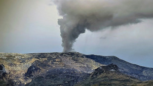 Volcán colombiano Nevado del Ruiz aumenta temperatura y mantiene amenaza de erupción