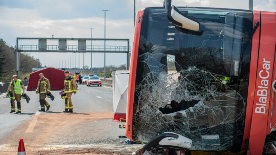 Dos muertos y cinco heridos de gravedad deja un accidente de bus en Bélgica