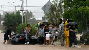 'We're desperate': Mexico's Acapulco relives hurricane nightmare