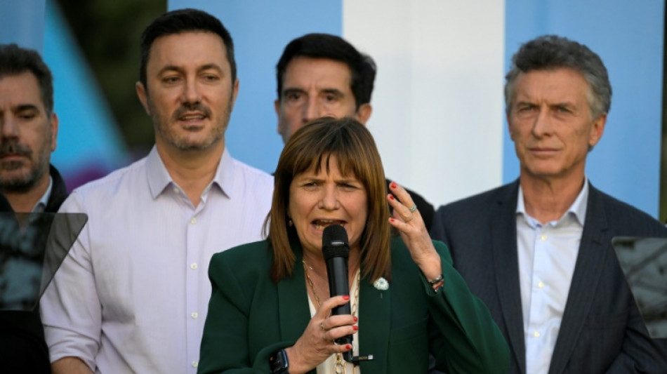 Bullrich conclui campanha na Argentina e promete acabar com 'corrupção kirchnerista'