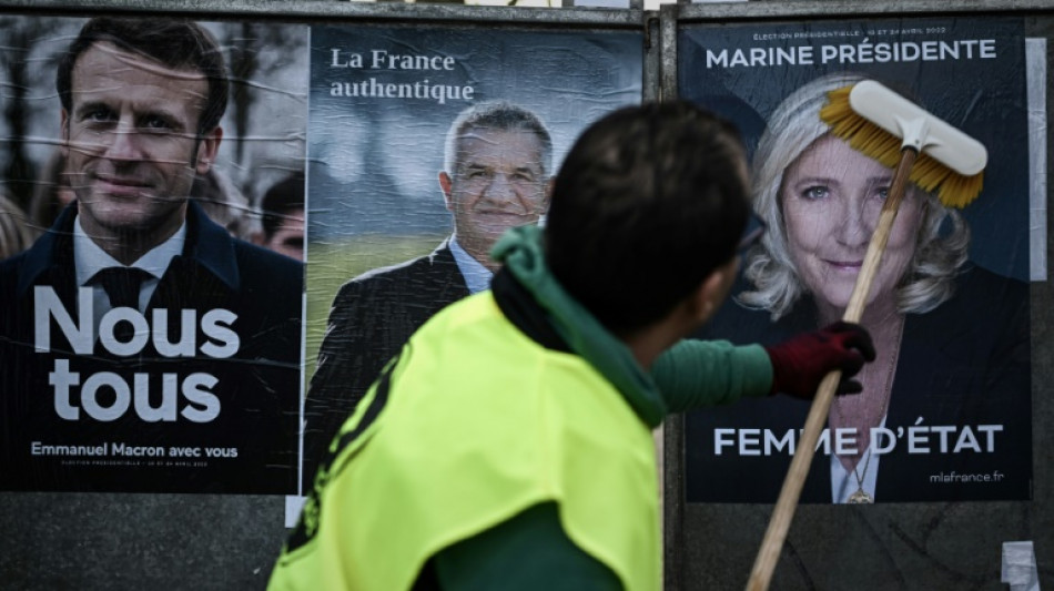 Présidentielle: le camp Macron se remobilise face à la menace Le Pen