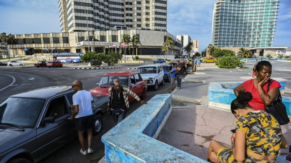 Gobierno cubano anuncia alza de más del 500% en el precio del combustible