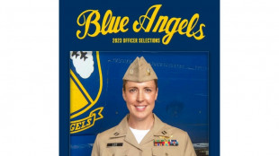 Amanda Lee named first female pilot in US navy aviation team