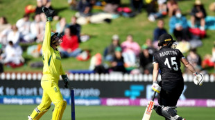 Australia trounce New Zealand to fire World Cup warning